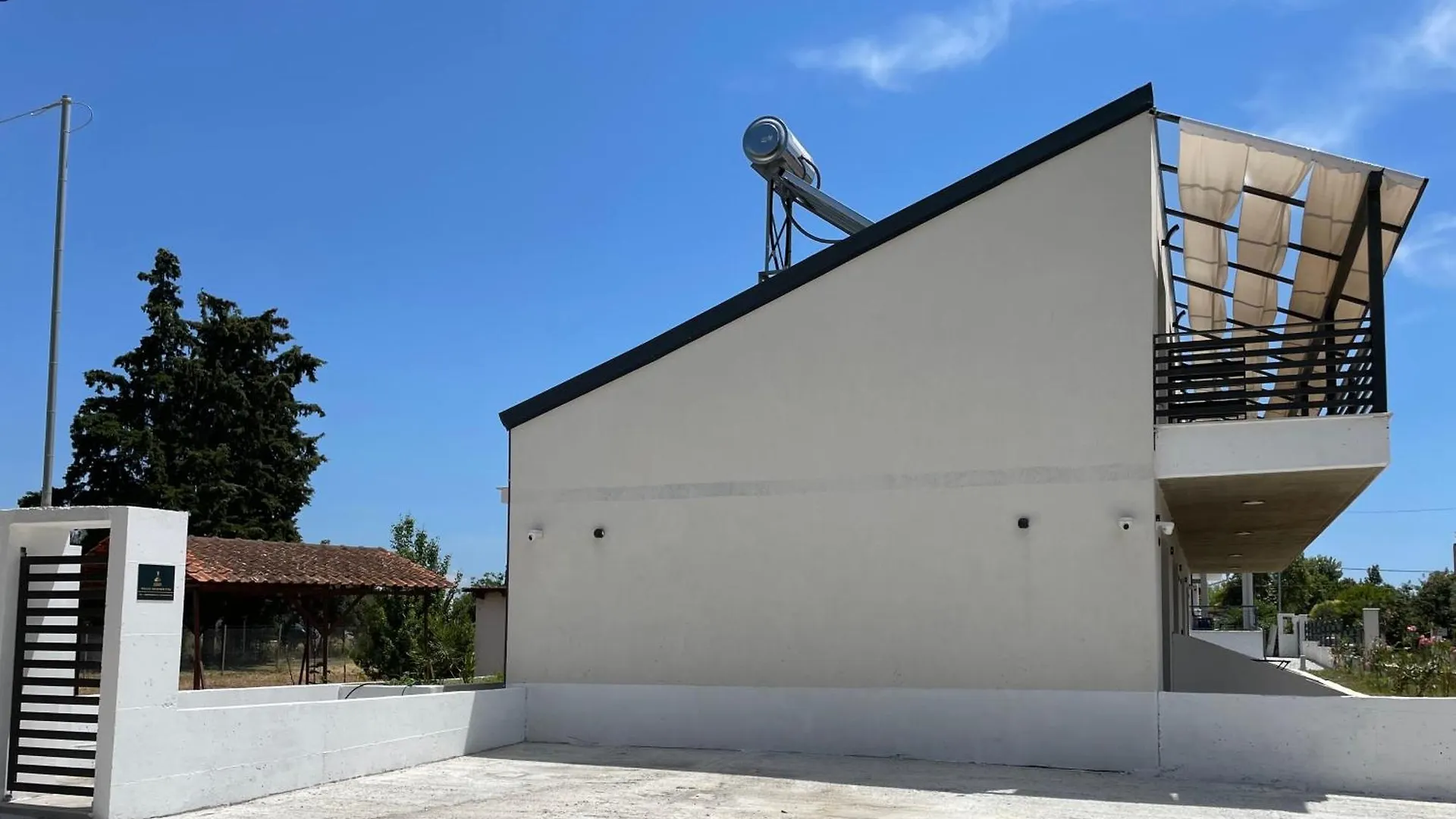 Malux Maisonettes Nea Kallikrateia 0*,