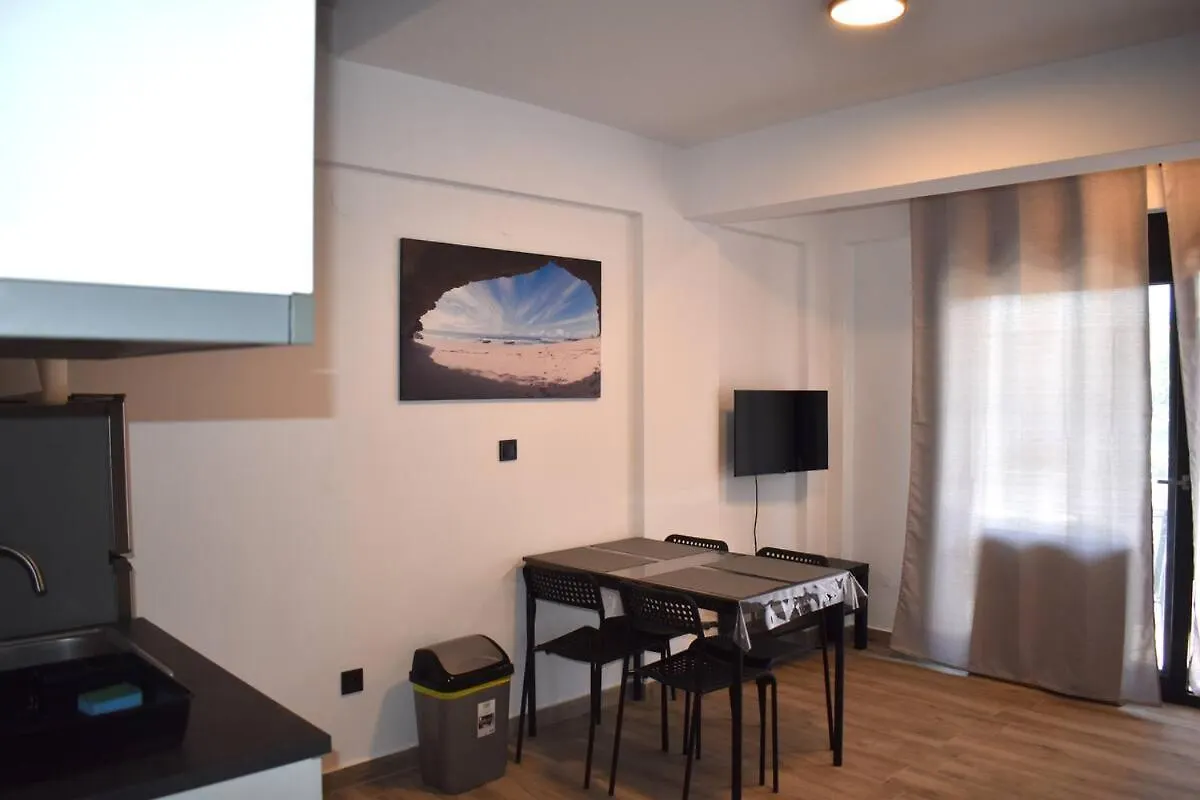 Malux Maisonettes Nea Kallikrateia Apartment