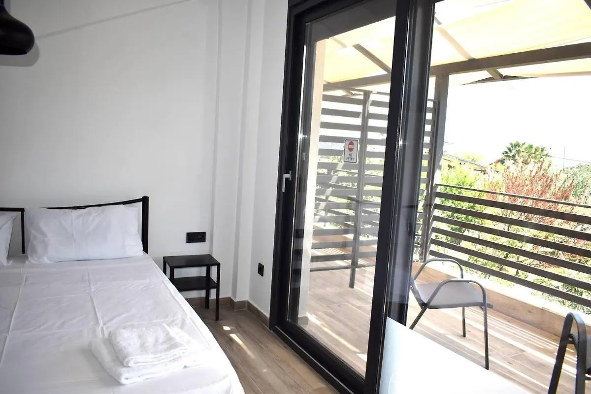 Malux Maisonettes Nea Kallikrateia Apartment